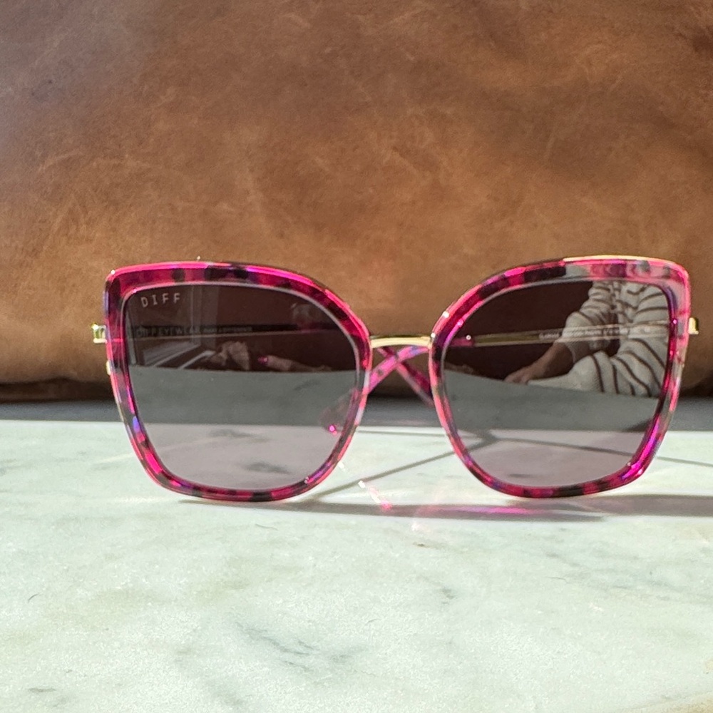 Diff Eyewear Clarisse new with case  Pink and Gold Sunglasses